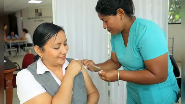 Jueces, juezas y servidores judiciales se benefician de campaña de vacunación contra la influenza y fiebre amarilla