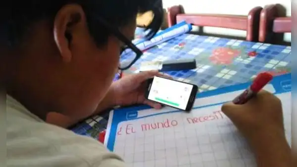 Clases virtuales obligatorias por APEC 2024: escolares sin internet, colegios sin plataformas y 800.000 horas perdidas al día