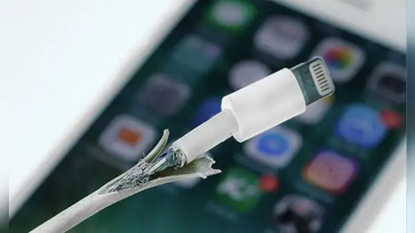 ¡Cuidado! Estos son los 3 peligros de cargar tu celular con un cable falso o dañado