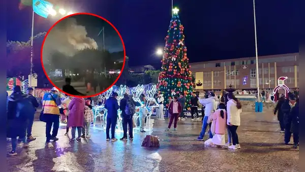 Encendido de árbol en Juliaca termina en amago de incendio durante celebración navideña en plaza de Armas