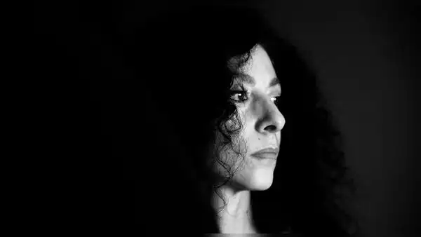 Leila Guerriero: “Hay una enorme diferencia entre vender autos y hacer periodismo”
