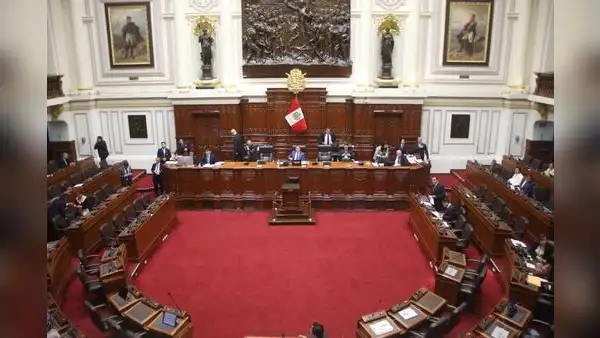 Congreso no consigue aprobar contrarreforma que elimina los movimientos regionales
