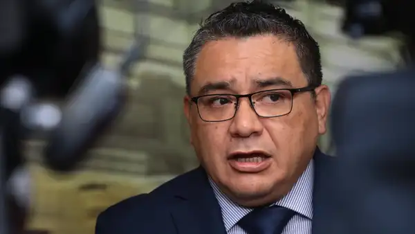 Juan José Santiváñez llama basuras a delincuentes extranjeros: "Quisiera agarrarlos y botarlos"