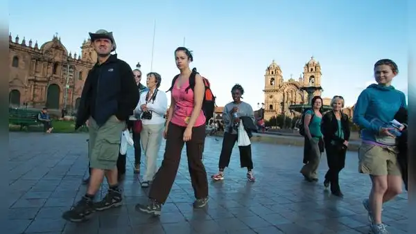 Arribo de turistas extranjeros al Perú retrocedió en noviembre y sigue lejos del nivel prepandemia