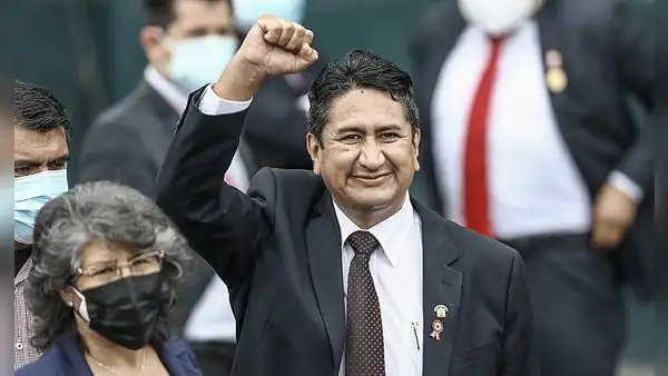 Vladimir Cerrón: Tribunal Constitucional allana el camino para que el caso Aeródromo Wanka sea archivado