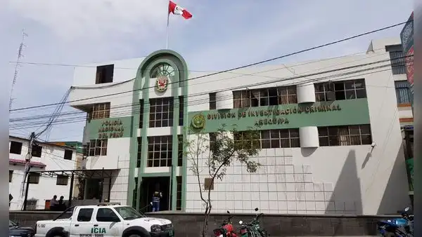 Extorsionadores le piden S/ 5.000 a mozo que consultó por servicios sexuales por internet en Arequipa