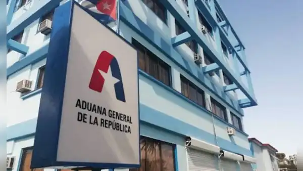 Cuba anuncia nuevos cambios en los aranceles aduaneros y autoriza pagos en moneda libremente convertible