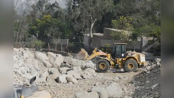 Peligro de quebradas en Chosica: Ministerio de Vivienda moviliza excavadoras para prevenir inundaciones y desbordes