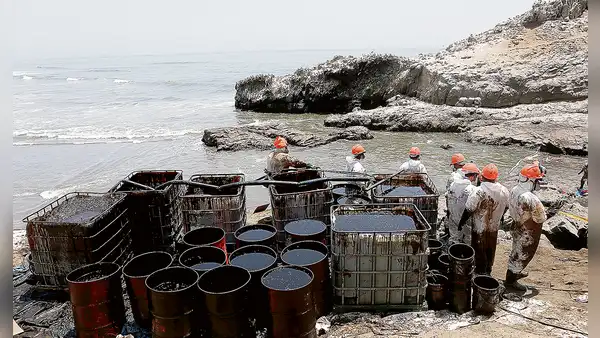 Denuncian que a 3 años del derrame de Repsol, mar sigue contaminado