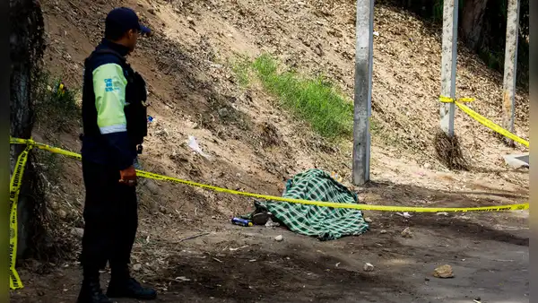 Hallan cuerpo de hombre sin vida al pie de acantilado de la Costa Verde en Chorrillos