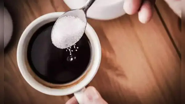 Científicos descubren que el consumo de café reduce el riesgo de demencia pero el azúcar sería un problema