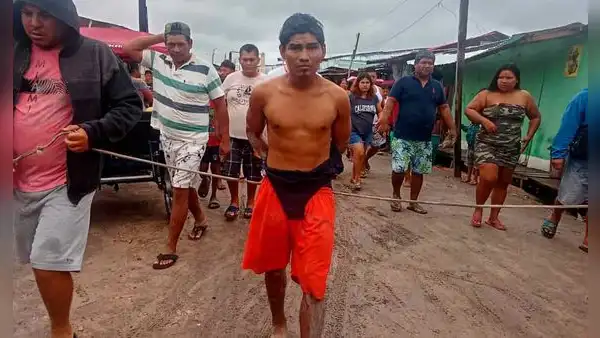Sujeto intentó abusar de joven, pero vecinos lo capturan y lo amarran a poste en Iquitos: agresor fue trasladado a comisaría