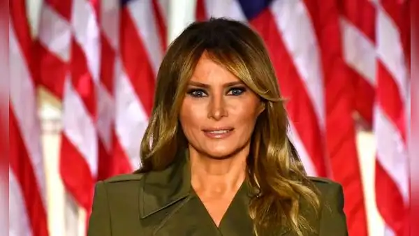 Melania Trump responde a entrevistador por insinuar que se casó con el presidente de EE. UU. por su dinero: “No me conocen”