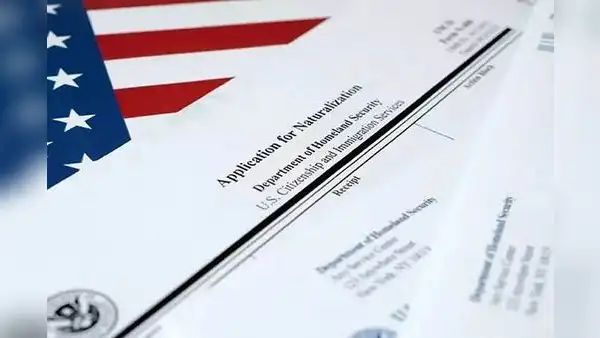 Estas son las principales diferencias entre un inmigrante naturalizado y un residente permanente en Estados Unidos
