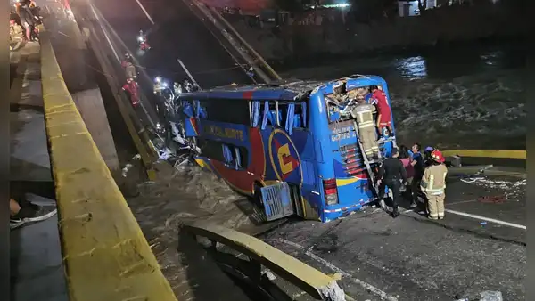 Tragedia en Huaral: confirman muerte de copiloto de bus que se encontraba en UCI tras caída de puente Chancay