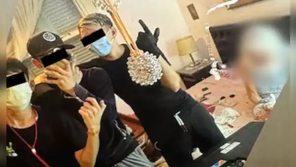 Tres jóvenes asaltaron a una jubilada de 92 años dentro de su casa y se sacaron una selfie con ella atada a la cama