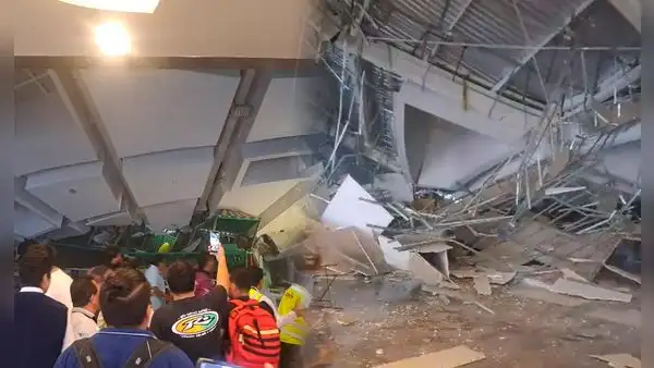 Techo del patio de comidas del Real Plaza de Trujillo se desplomó y dejó varios heridos