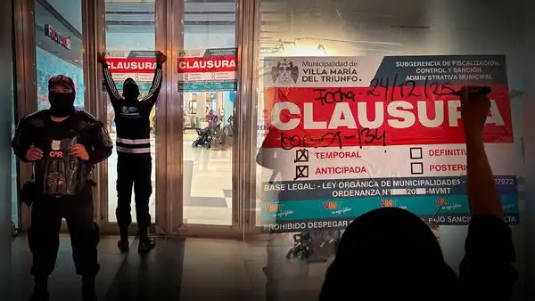 Clausuran temporalmente Real Plaza de Villa María del Triunfo por estructuras oxidadas y filtración de humedad