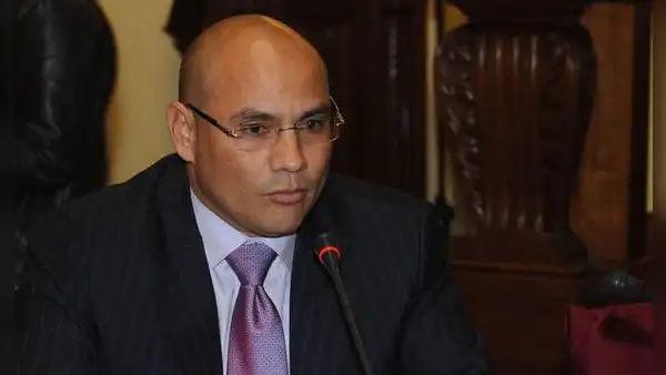 Alcalde Joaquín Ramírez se victimiza tras allanamiento de su casa: “Hay una cacería política”