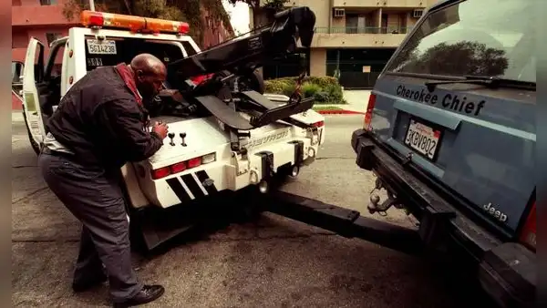 Atención, conductores de Los Ángeles: por estas razones podrían remolcar tu vehículo en 2025
