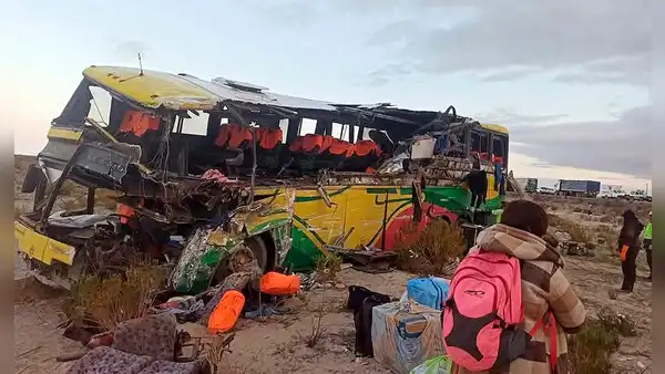Siete peruanos entre los 37 muertos que dejó fatal choque de buses en Bolivia: tres son menores de edad
