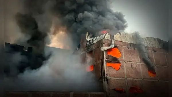 ¿Dónde es el incendio de hoy en el Centro de Lima y qué avenidas son afectadas?