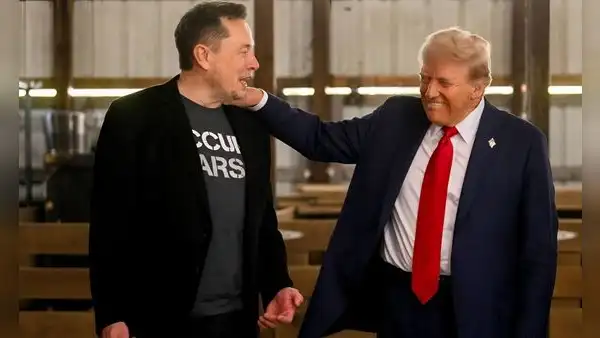 Trump apoyará a Elon Musk con la compra de un Tesla tras caída de acciones de su empresa: "Está ‘arriesgándose’ por nuestra nación"