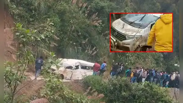 La Libertad: 11 pasajeros heridos tras la caída de una combi a un barranco en Pataz