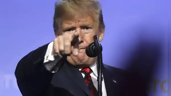 Aviso importante para inmigrantes: Trump elimina servicios de traducción para quienes buscan información sobre sus beneficios en USA