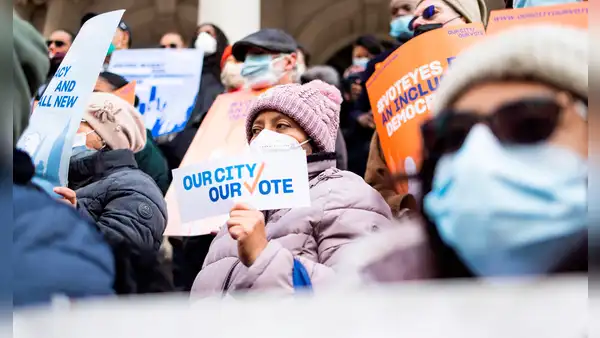 Nueva York: Formas en que los inmigrantes pueden participar en las próximas elecciones