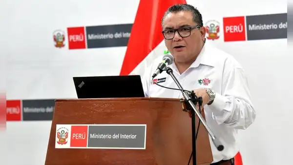 Juan Santiváñez y su intento por bloquear censura: se reunió con congresistas días antes de la votación
