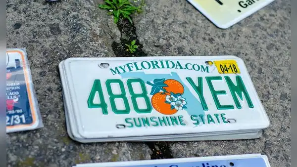 Conductores en Florida podrían evitar instalar placa delantera en sus vehículos si avanza este proyecto de ley