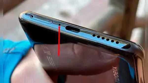 ¿Sabes para qué sirve el agujero en la parte inferior de los teléfonos? Su función es más importante de lo que imaginas