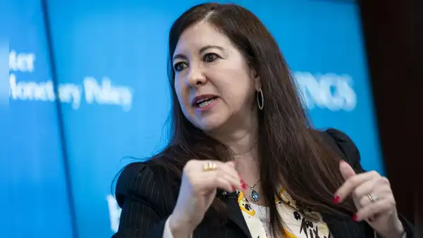 Quién es Adriana Kluger, la hija de inmigrantes colombianos que destaca como la primera latina gobernadora de EEUU