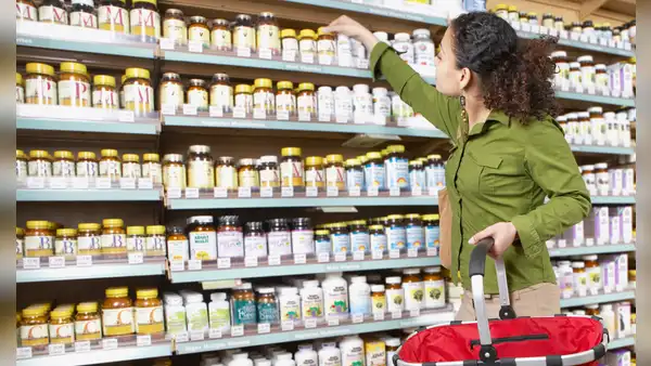 El aumento en el consumo de suplementos dietéticos en EE.UU. genera preocupación por ingredientes no declarados y posibles riesgos para la salud