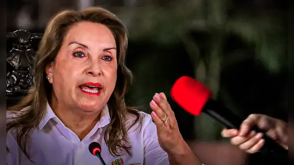 Dina Boluarte ataca a la prensa: especialistas alertan sobre una situación crítica para la libertad de expresión
