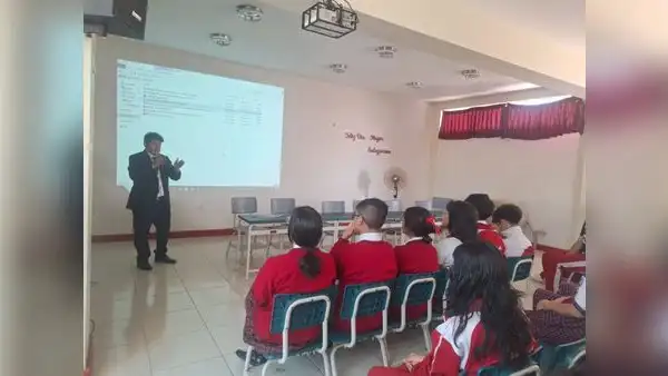 Más de 100 estudiantes participaron en charla educativa sobre los derechos y deberes de niños y adolescentes