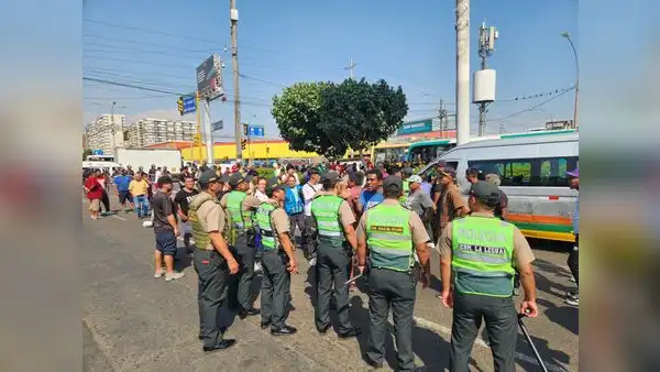 ¿Dónde estaba la PNP? Sicarios acribillan a 2 choferes de combi a plena luz del día