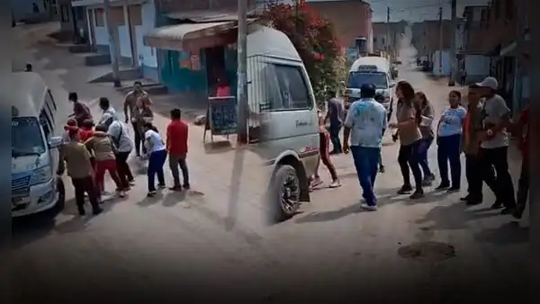 Ola de violencia no cesa: balean a chofer de combi frente a una iglesia en Lurín cuando iniciaba su ruta