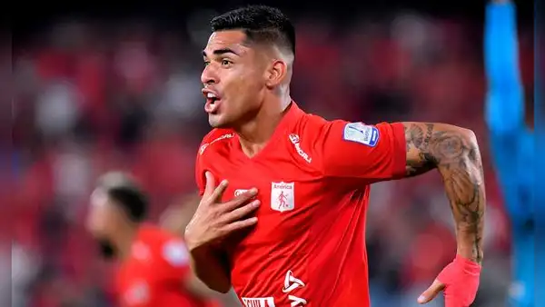Hinchas de América de Cali llenaron de elogios a Luis Ramos tras su golazo: "Mi '9' el peruano"