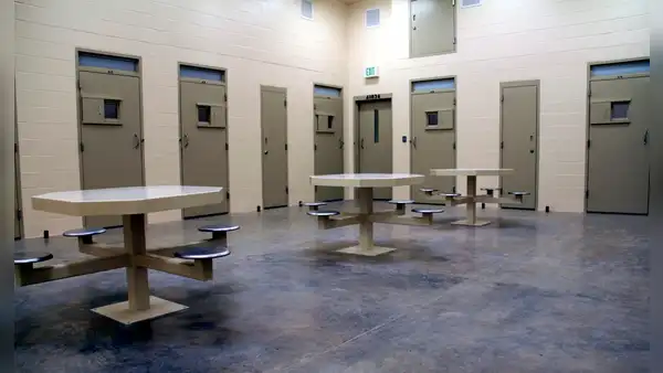 Comité de la Cámara de Representantes aprobó proyecto de ley para aumentar la capacidad en centros de detención juvenil en este estado de EEUU