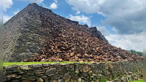 Una antigua pirámide de América Latina se derrumbó y quedó reducida a escombros: “Un mal augurio”
