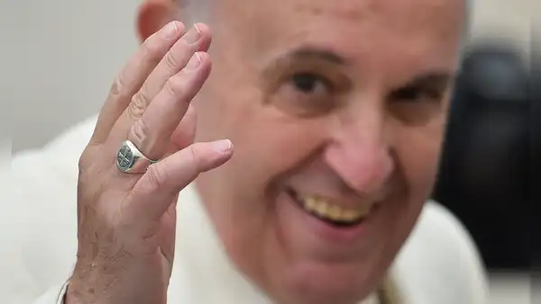 Muere el papa Francisco y destruyen su anillo del pescador: ¿qué significado hay detrás de esta tradición vaticana?