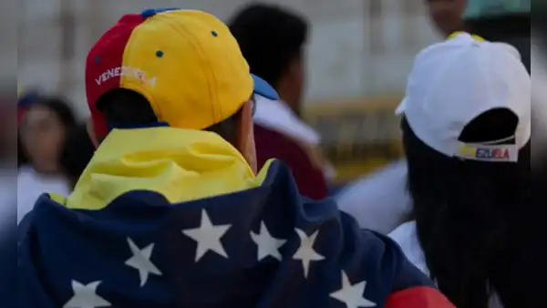 Juez de Texas frena deportación de pareja venezolana acusada sin pruebas de pertenecer al Tren de Aragua