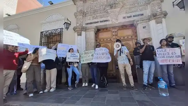 Huelga indefinida en la UNSA de Arequipa: estudiantes exigen a docentes retomar las clases después de 7 días de paro