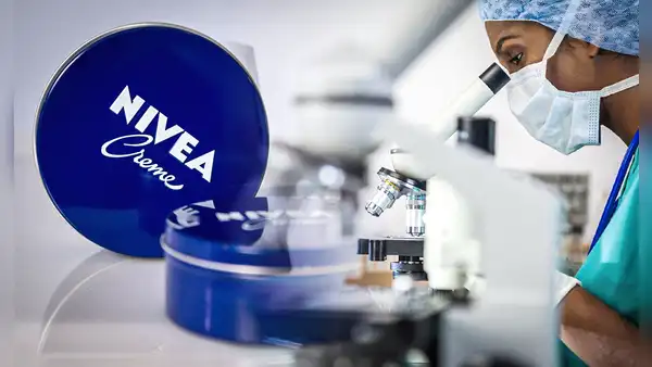 Investigación en España analiza la calidad de Nivea de lata azul: "Su composición puede no ser ideal para todos"