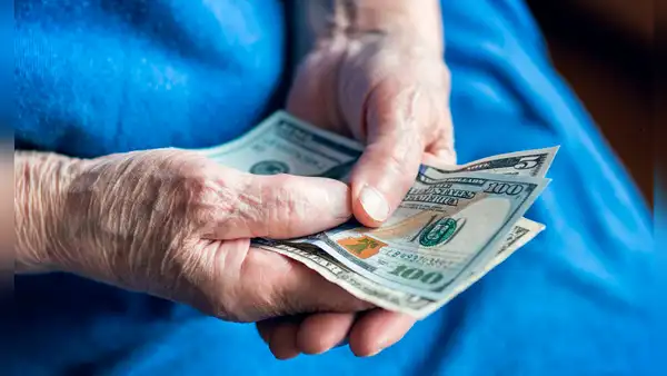 Escándalo en Nueva York: funcionario del sistema de pensiones reconoce haber robado más de US$600.000 a jubilados durante 3 años