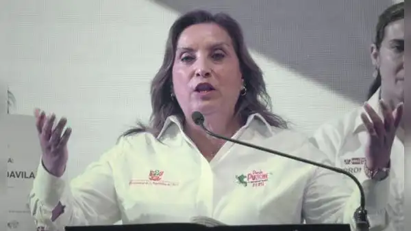 Dina Boluarte recibiría hasta S/35.000 si avanza propuesta de la PCM en el MEF, pese a límite legal