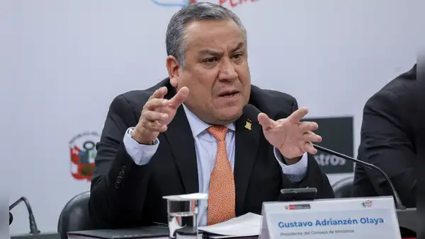 Gustavo Adrianzén lanza advertencia ante mociones de censura: "La presidenta (Dina Boluarte) puede disolver el Congreso"