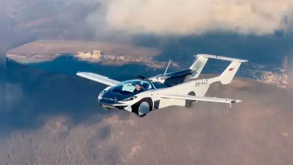 El auto volador llegaría en 2026: AirCar tiene alas y puede alcanzar los 250 km/h en el aire